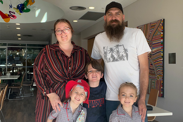600x400 - Wheeler Family The Wheeler Family in the dining room at RMH at QEII