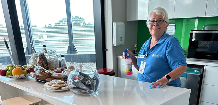 Volunteer in the kitchen of RMH in PCH